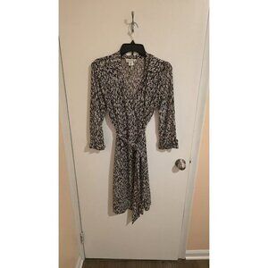 Motherhood Maternity Dress Medium Brown White Belt Pull On Partial Sleeve Vneck